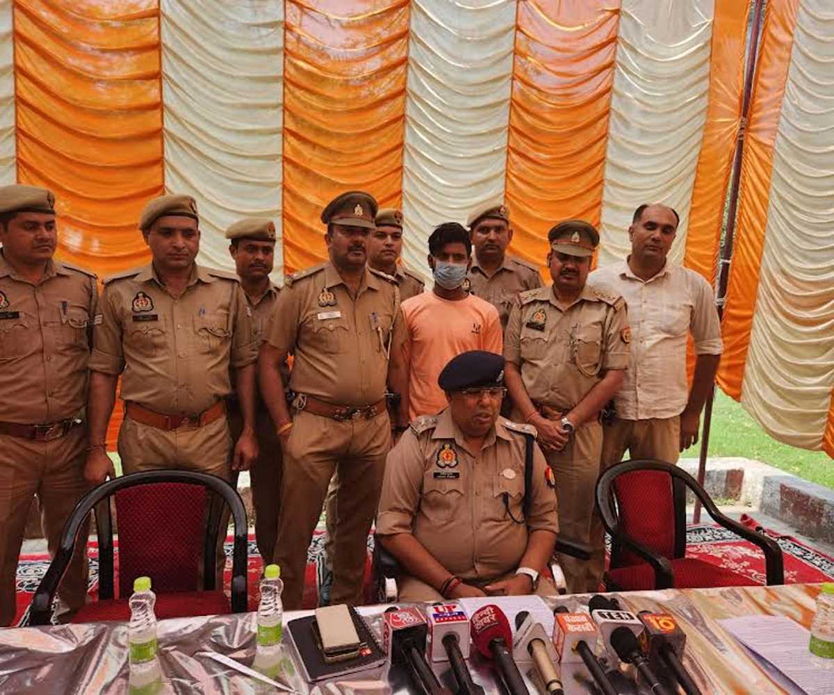 बाइक व लैपटॉप चोरी करने वाले गिरोह के दो बदमाश मुठभेड़ में गिरफ्तार